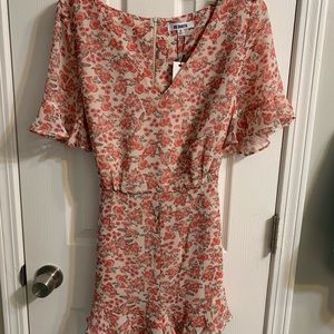 Flower Romper. NWT